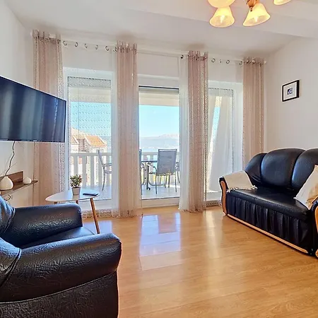 Anda-2 By Interhome